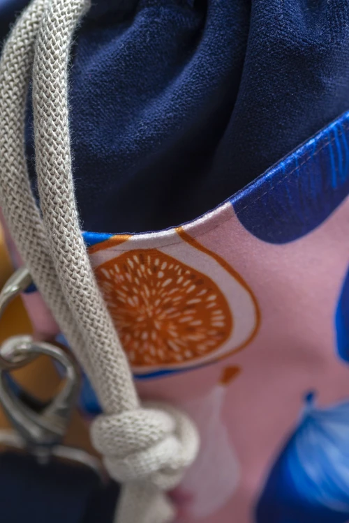 Granatowa listonoszka z kominem z weluru w figi – handmade, unikat