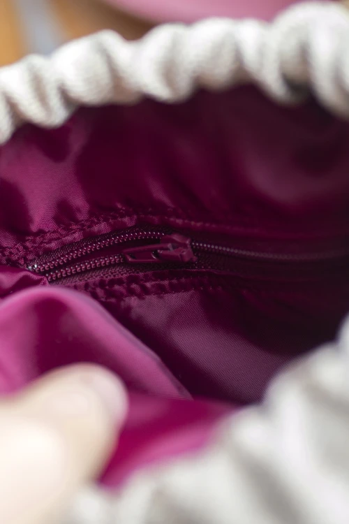 Beżowa listonoszka z kominem z plecionki i weluru w kwiaty i koliberki – handmade