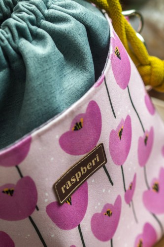 Zielona listonoszka z kominem z weluru w różowe tulipany – handmade, unikat