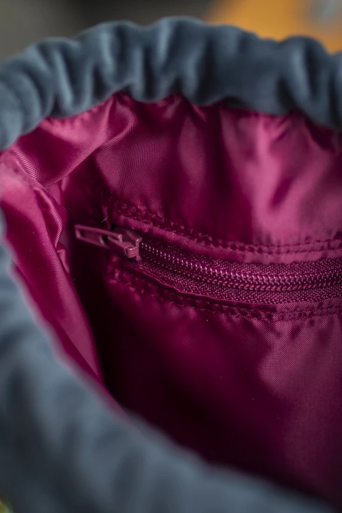 Ciemnoszara listonoszka z kominem z weluru w kwiaty i koliberki – handmade