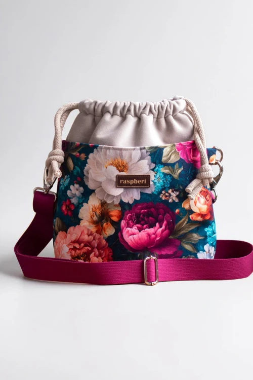 Listonoszka z kominem z weluru ecru i turkusowych peonii – handmade, unikat
