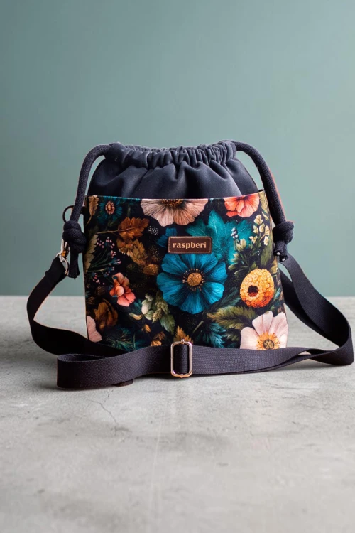 Grafitowa listonoszka z kominem z weluru w kwiaty – handmade, unikat