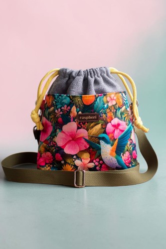 Szara listonoszka z kominem z plecionki i weluru w kwiaty i kolibry – handmade
