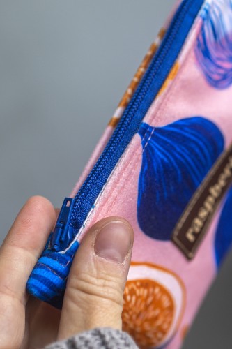 Etui na klucze z weluru w figi – praktyczne etui handmade