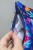 Etui na klucze z granatowego weluru w różowe i fioletowe kwiaty – handmade