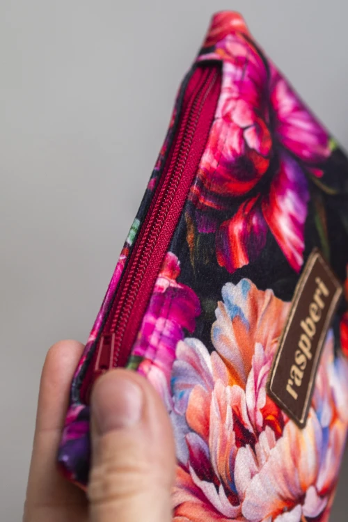 Etui na klucze z weluru w peonie – kwiatowe etui handmade