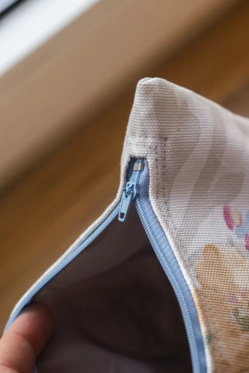 Duża kosmetyczka w kwiaty