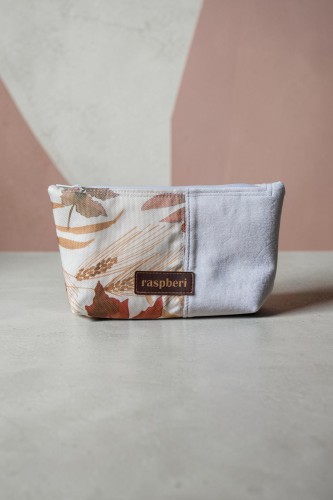 Kosmetyczka patchwork no waste – biały welur i jesienne listki | handmade