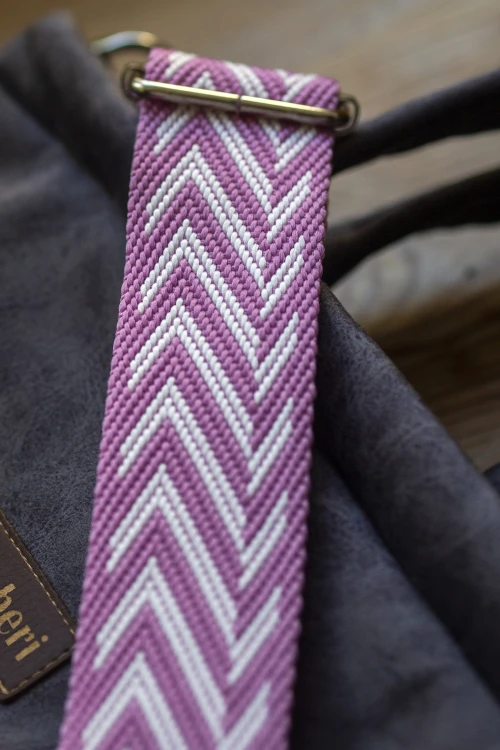 Szara listonoszka z weluru handmade – unikatowa torebka na ramię