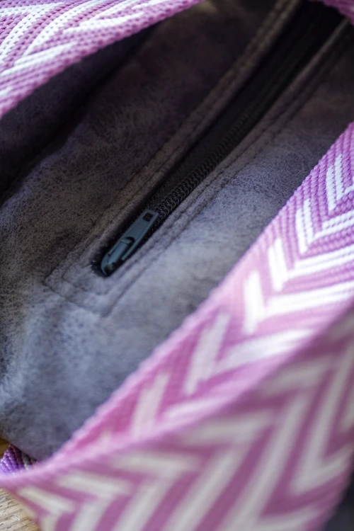 Szara listonoszka z weluru handmade – unikatowa torebka na ramię
