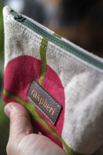 Kolorowa kosmetyczka handmade 9 × 14 cm – mała kosmetyczka na suwak | Raspberi