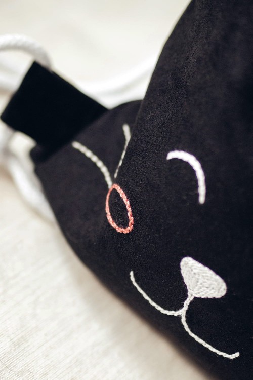 Mały workoplecak czarny kotek