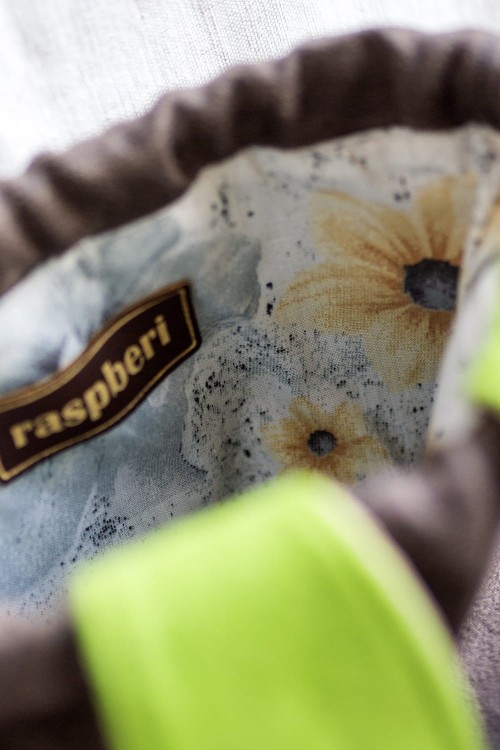 Brązowy mini plecak królik z zielonymi uszami