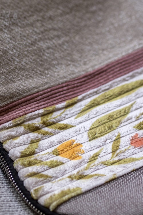 Patchworkowa jasna listonoszka z klapą