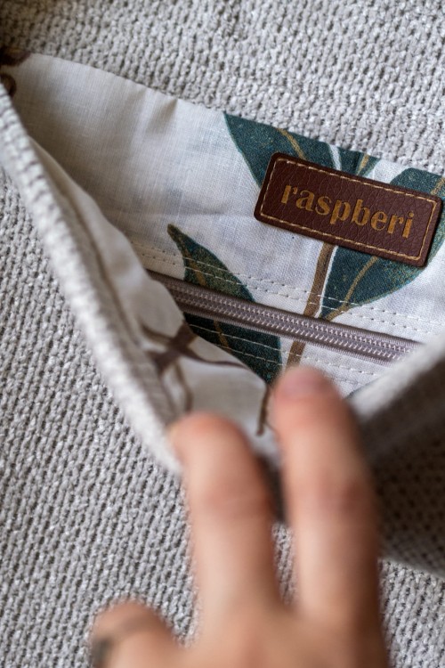 Patchworkowa jasna listonoszka z klapą