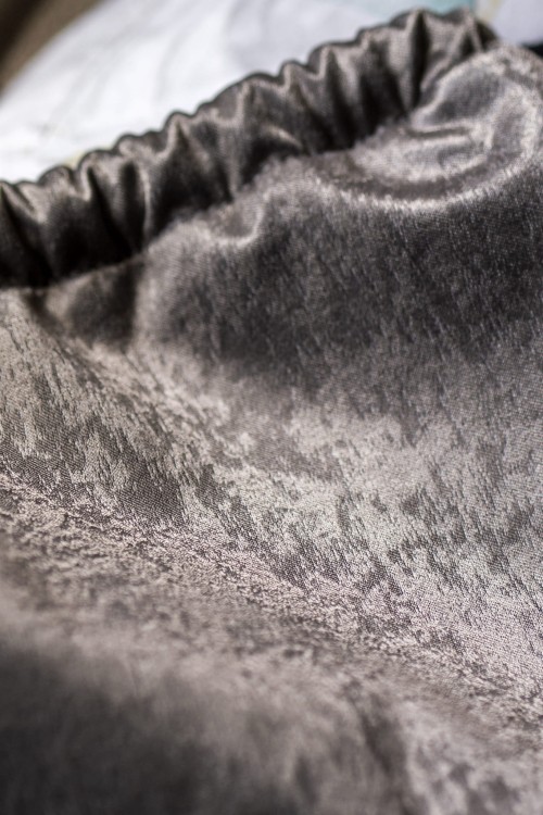 Szary błyszczący workoplecak