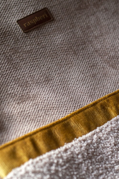 Pudroworóżowy plecak kurierski z suwakiem