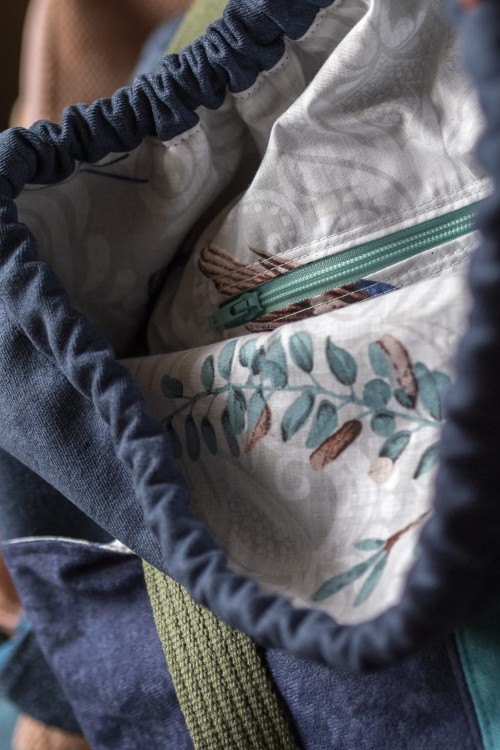 Duża granatowa torba z kominem