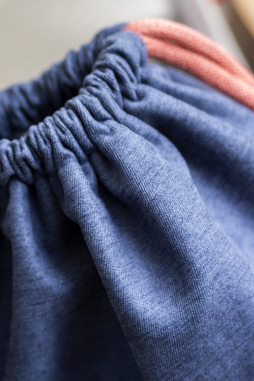 Granatowy plecak worek